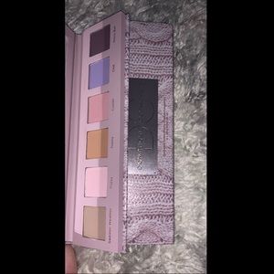 make up pallet